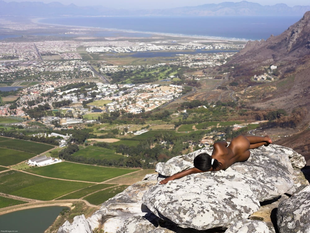 Naomi On Table Mountain 3926950