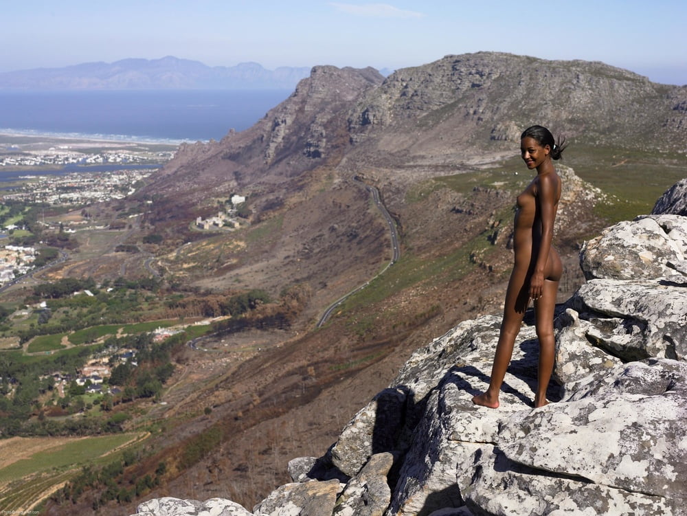 Naomi On Table Mountain 3926950