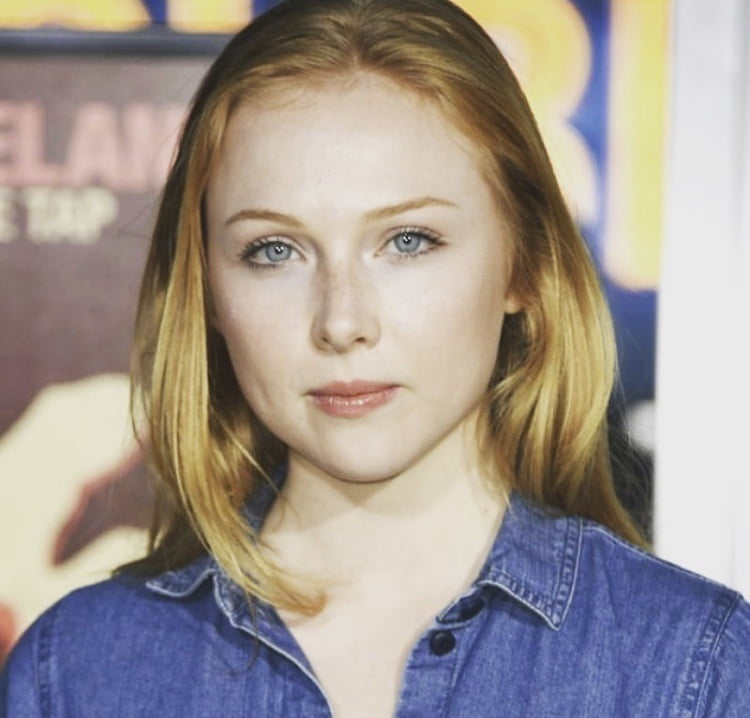 Molly quinn
 #105669466