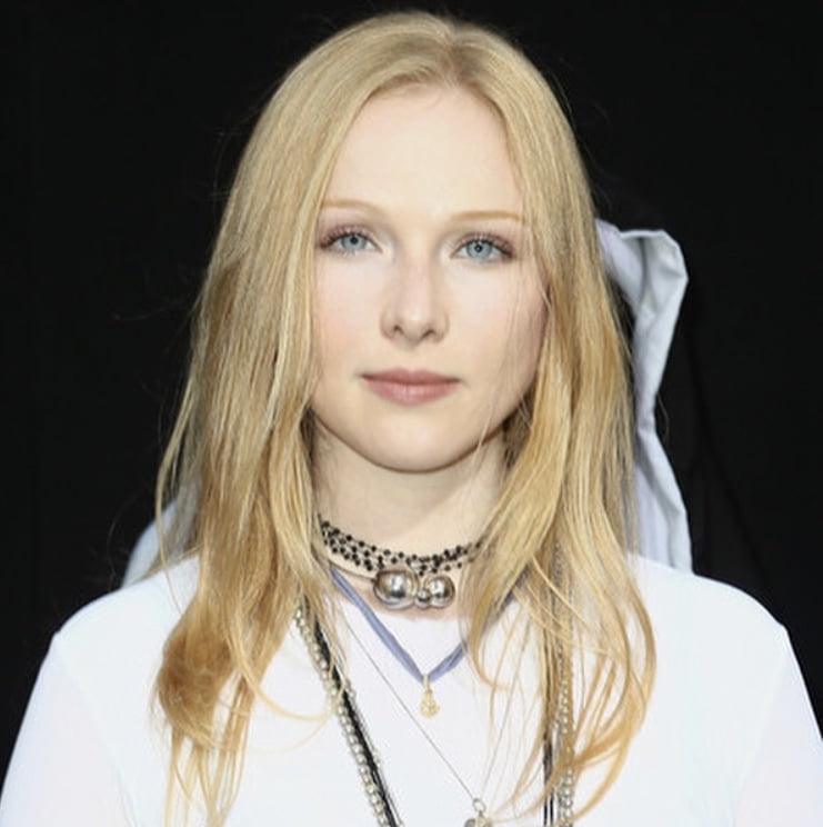 Molly Quinn #105669549