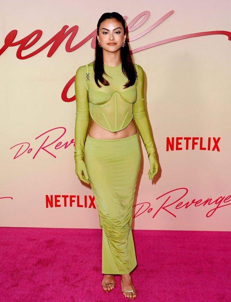 Camila Mendes nackt #109162727