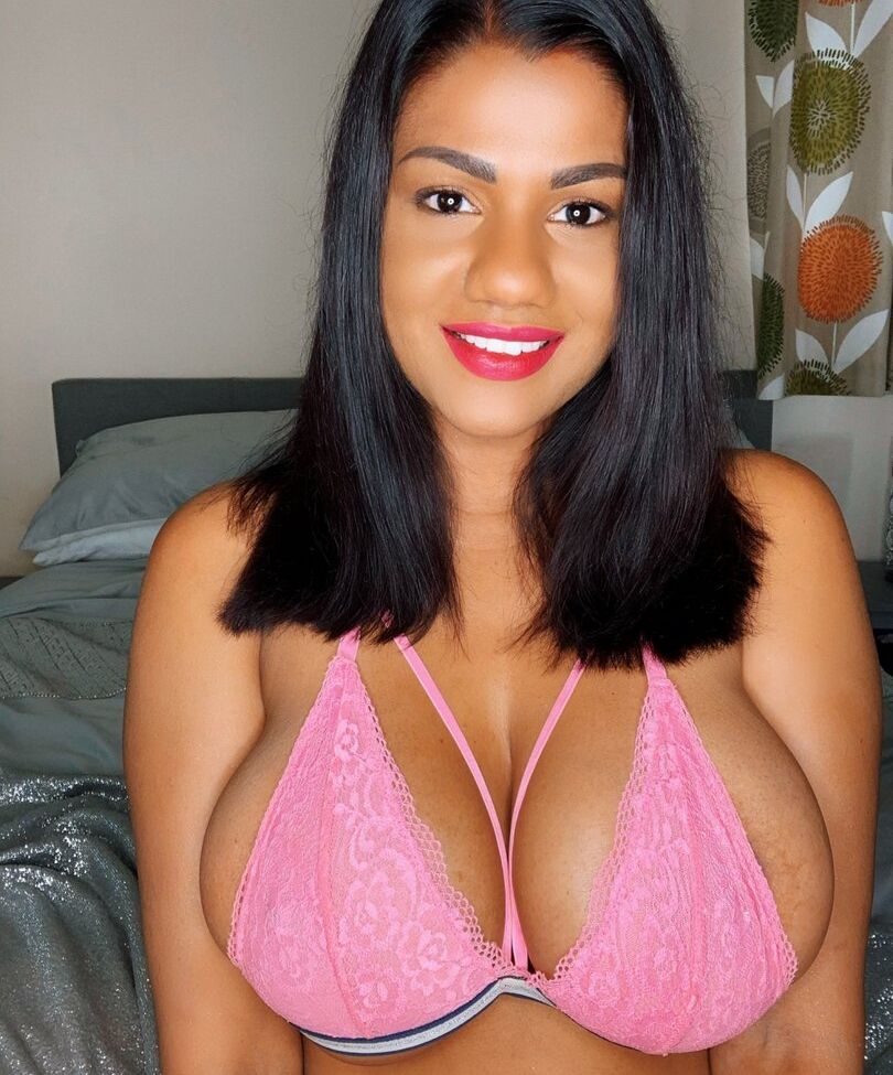 Sophia Lares desnuda #108524608