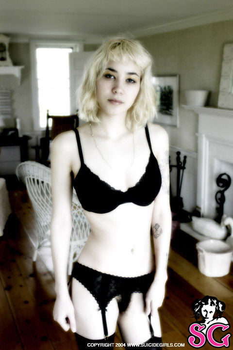 Suicide girls mix
 #95576412