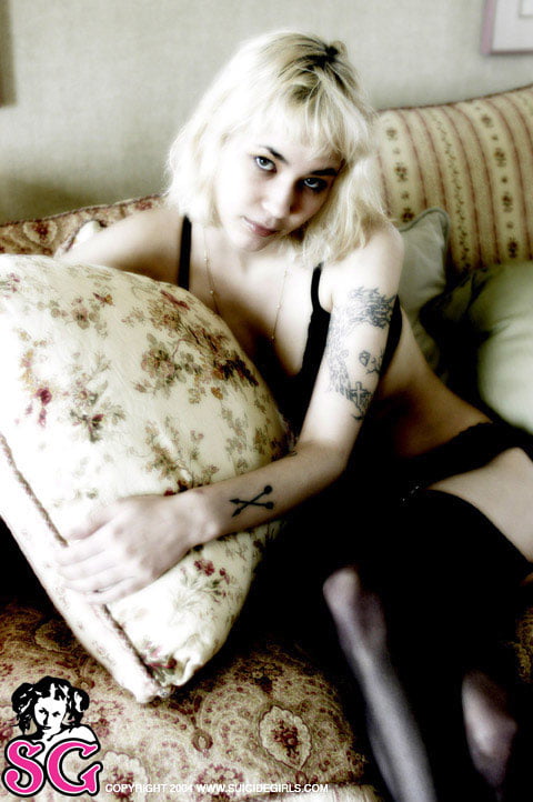 Suicide girls mix
 #95576413