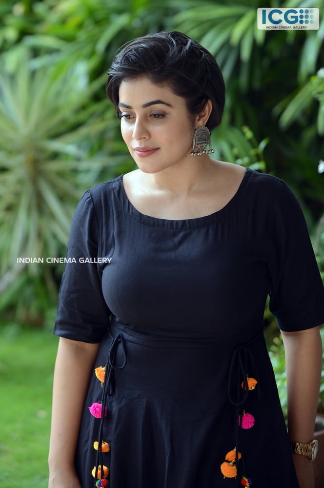 Mallu veshi nadimar #88091557