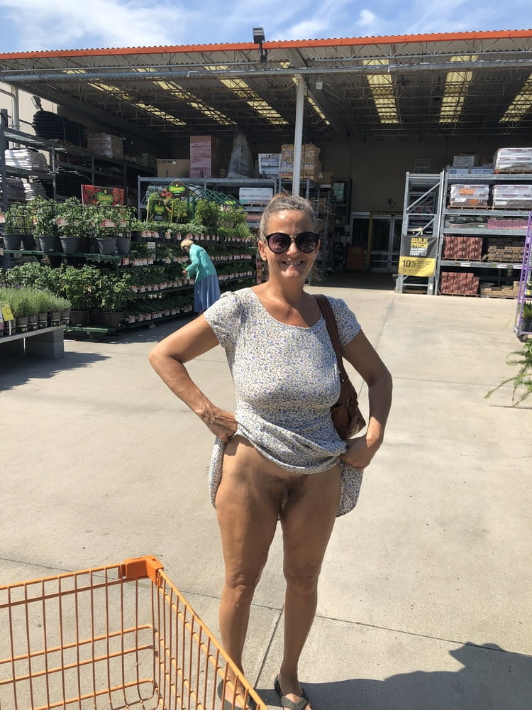 Ex-girlfriend Leslie Walmart home depot cellulite thighs ass #96743766