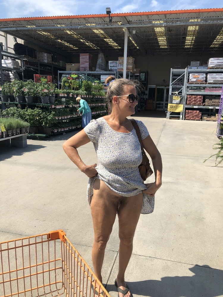 Ex-girlfriend Leslie Walmart home depot cellulite thighs ass #96743853
