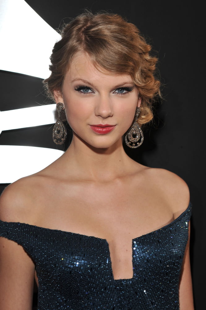 Gorgeous Taylor - 2010 #102434135