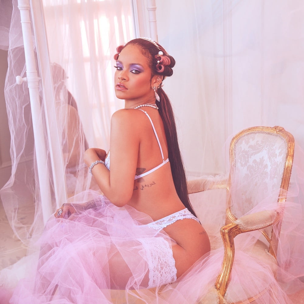 Sexy Rihanna #104726807