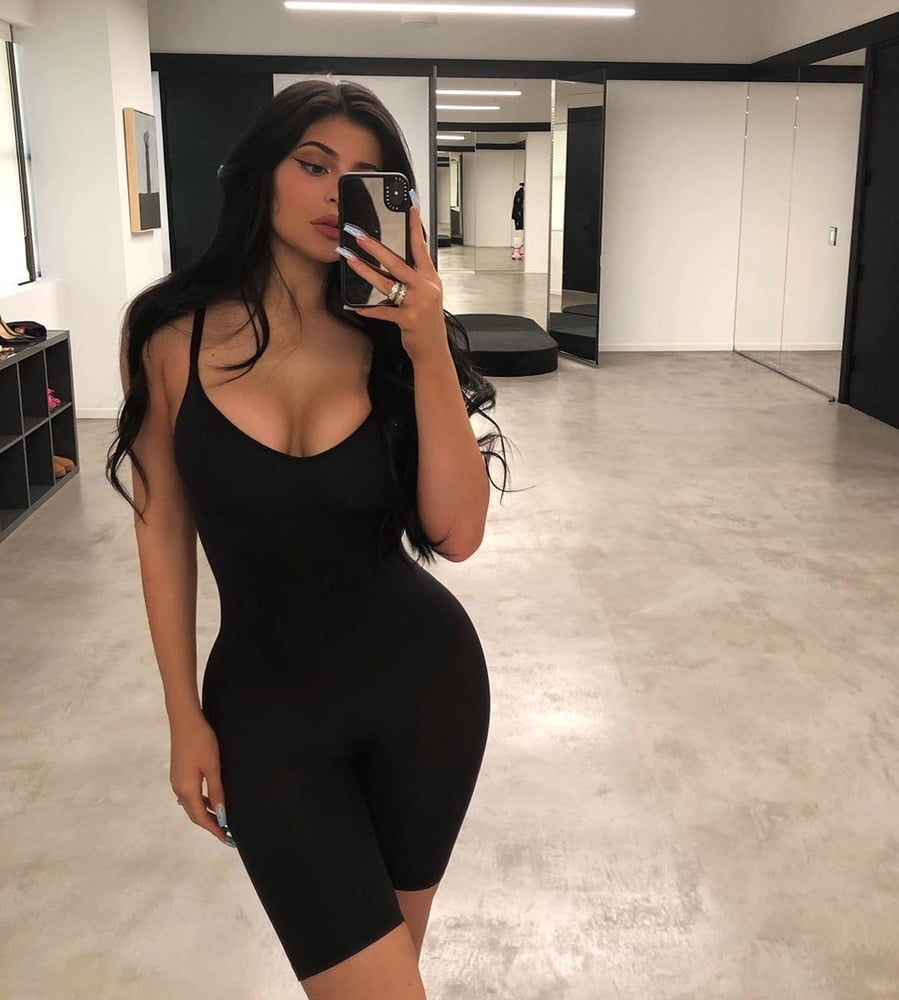 Kylie jenner (カイリー・ジェンナー)
 #91336723