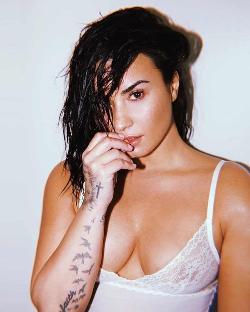 Demi Lovato #100351540