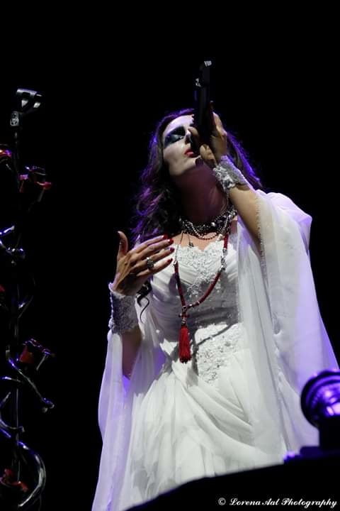 Sharon den adel
 #93783003