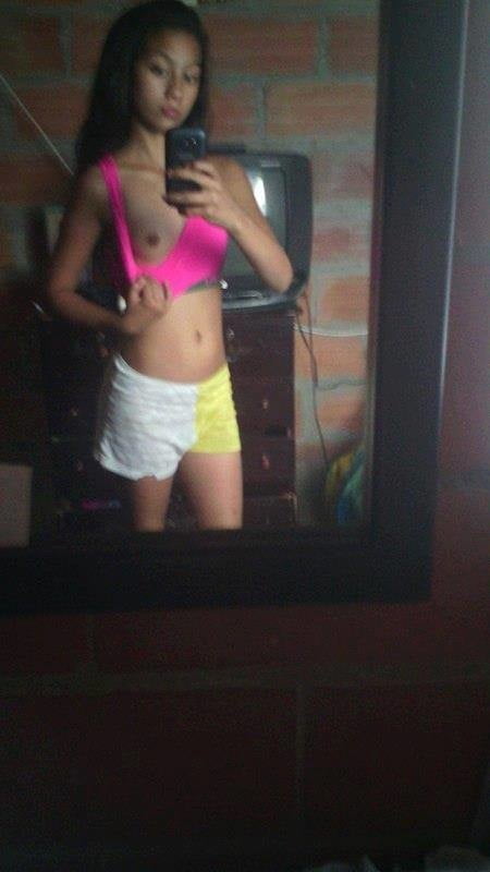 johana hoyos #95057536