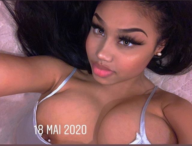 Seins sexy sur instagram
 #92972293