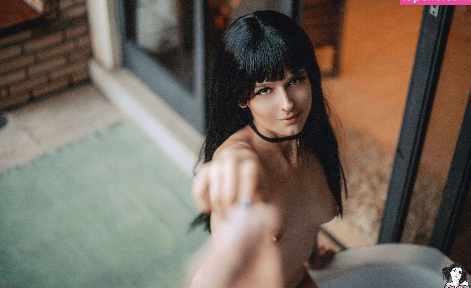 Juh Mushroom nackt #108954010