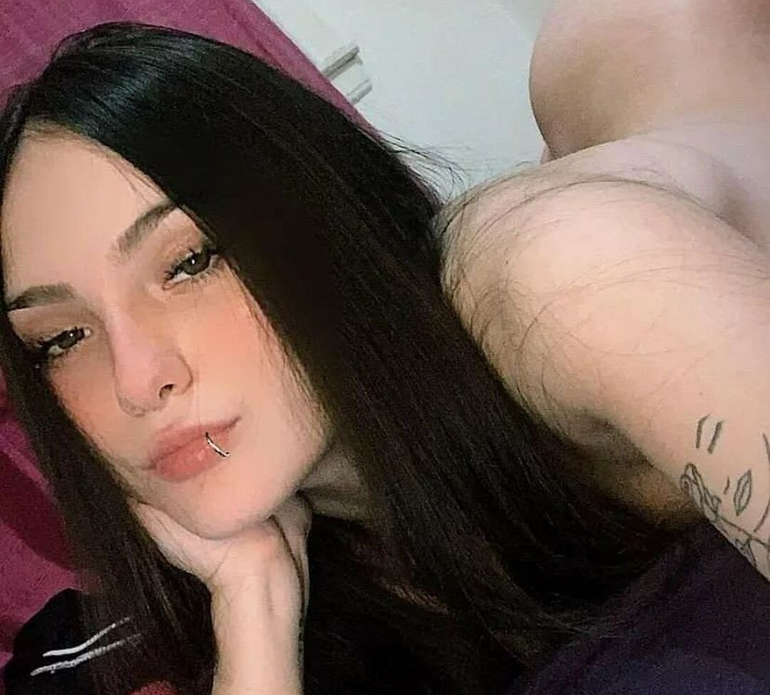 Azulpaoli desnuda #108076226