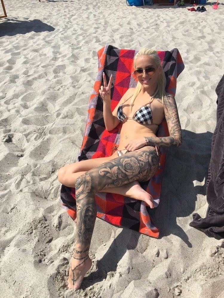 Ein sehr schönes Mädchen und begehrenswert.
 #89429142