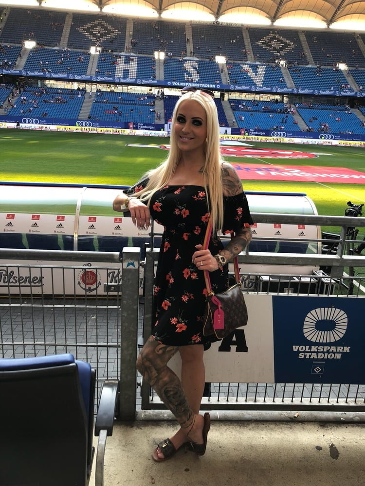 Ein sehr schönes Mädchen und begehrenswert.
 #89429152