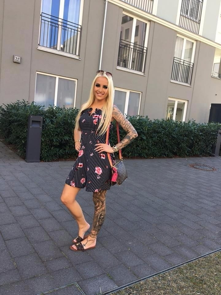 Ein sehr schönes Mädchen und begehrenswert.
 #89429156