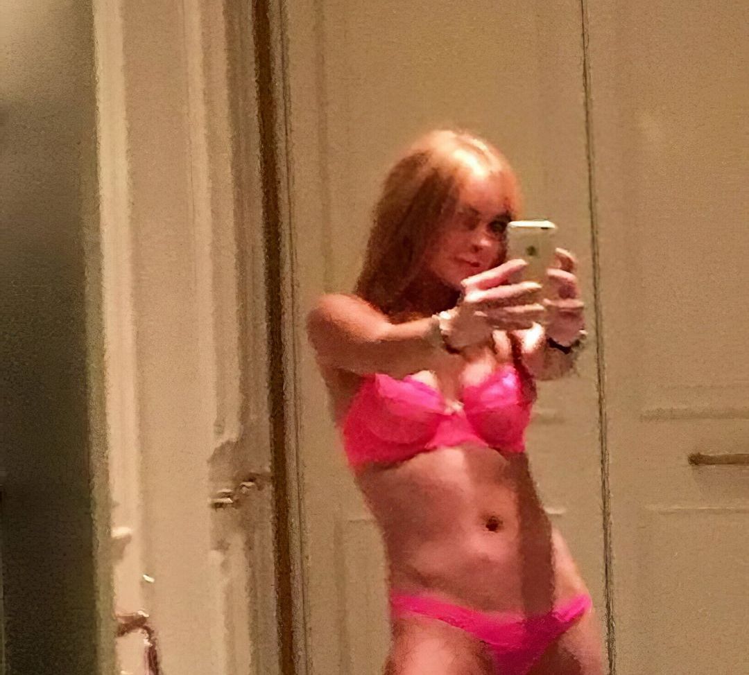 Lindsay Lohan nude #108675279