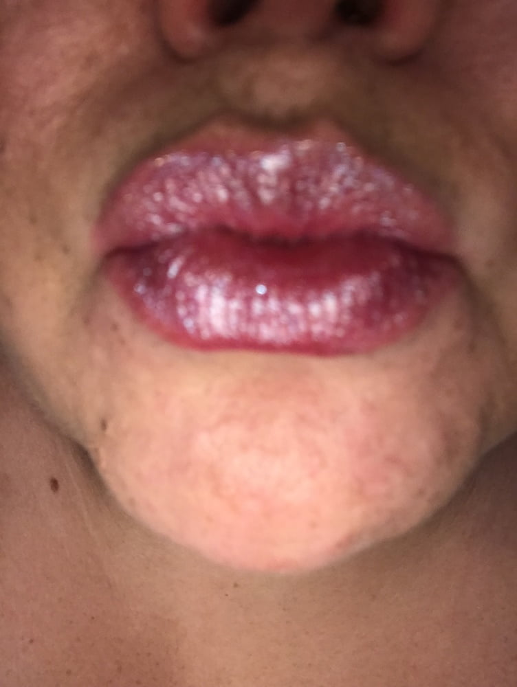 Lèvres juteuses
 #106686261