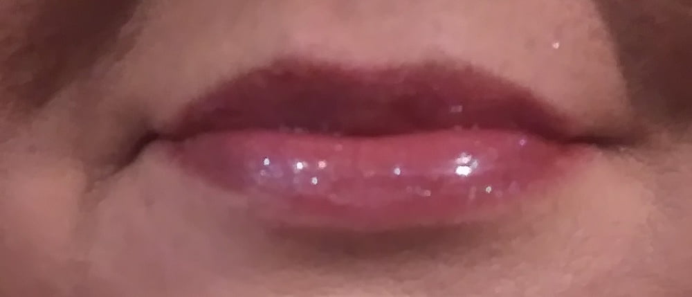 Lèvres juteuses
 #106686286