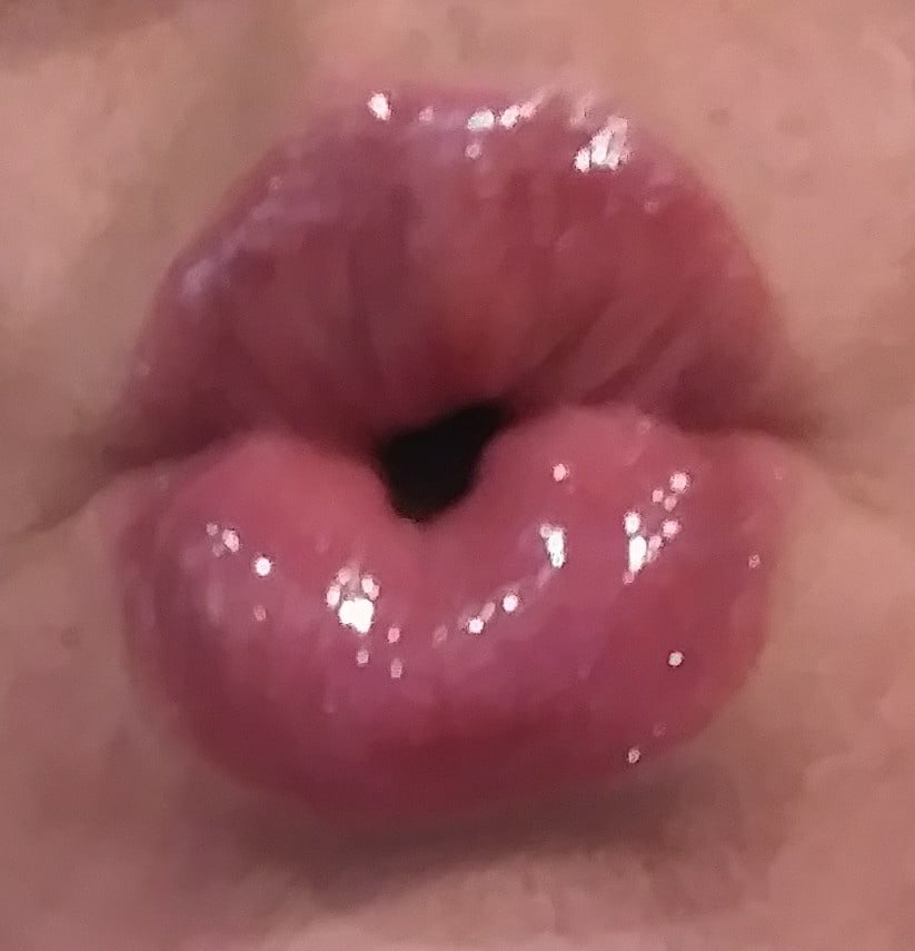 Lèvres juteuses
 #106686292