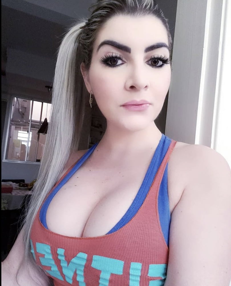 Las pecas en el pecho
 #92980909