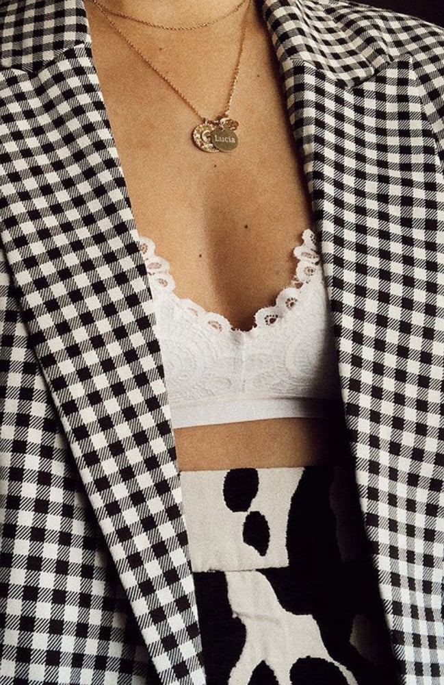 Las pecas en el pecho
 #92980929