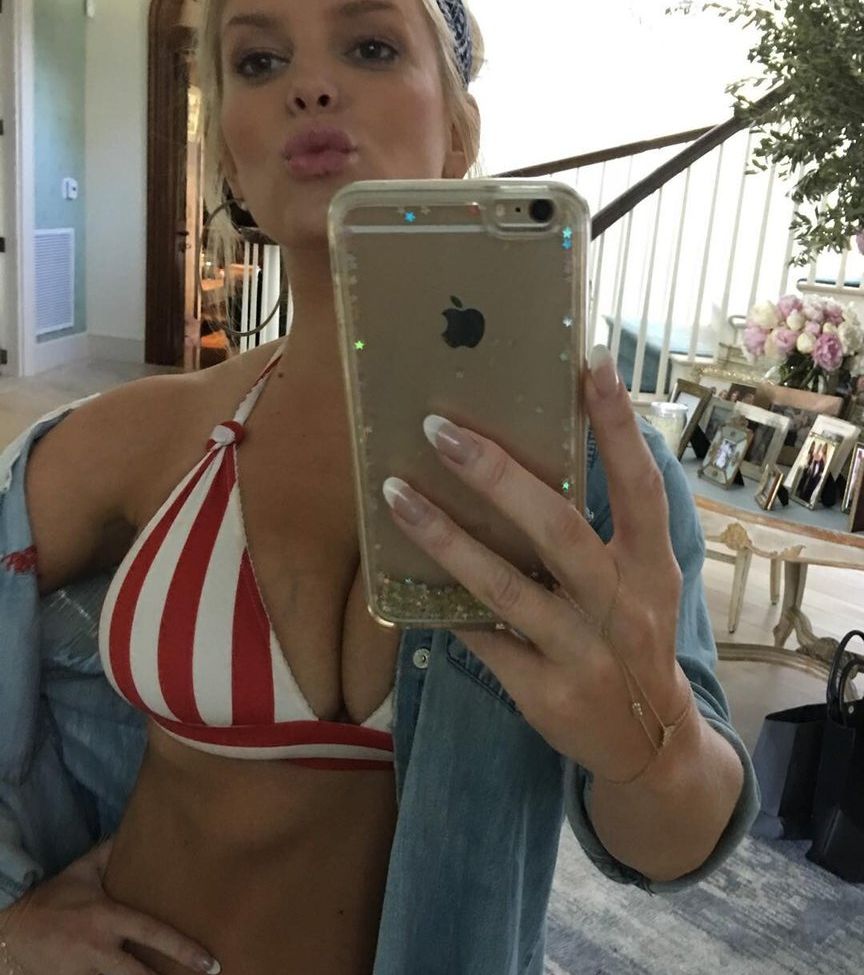Jessica Simpson desnuda #108382148