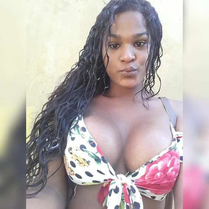 フェイスブックのブラジル人女性の写真
 #91336233