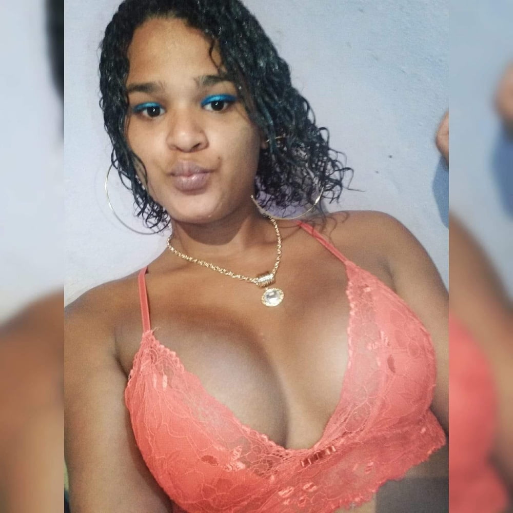 フェイスブックのブラジル人女性の写真
 #91336241