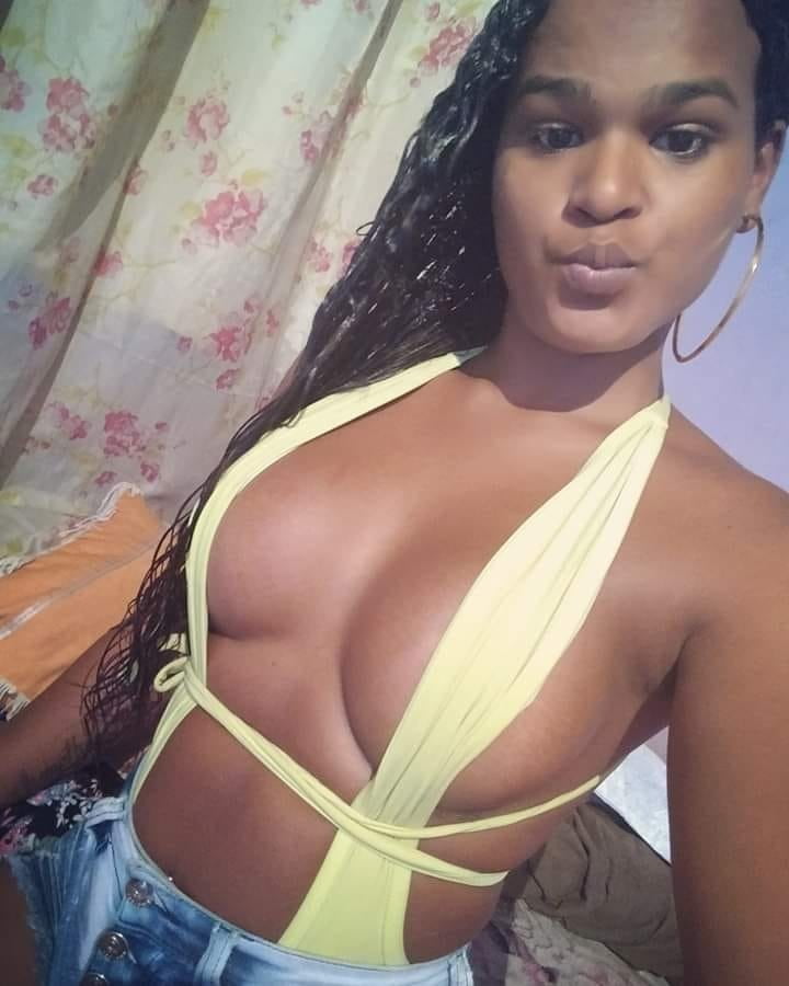 フェイスブックのブラジル人女性の写真
 #91336248