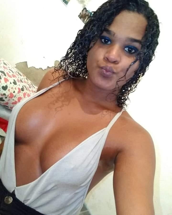 フェイスブックのブラジル人女性の写真
 #91336252