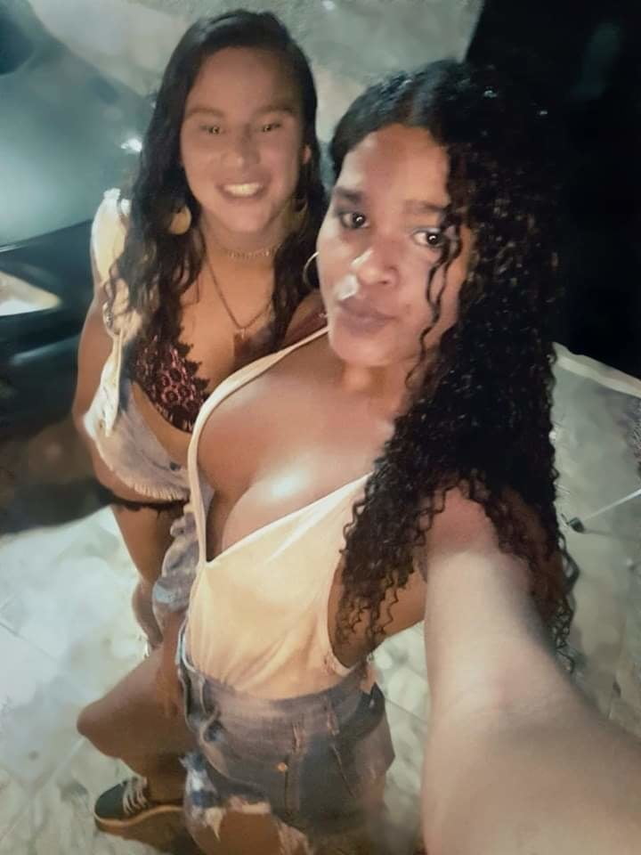 フェイスブックのブラジル人女性の写真
 #91336267