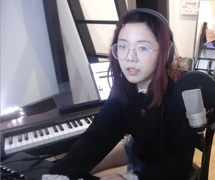 LilyPichu nackt #108273760