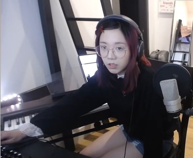 LilyPichu nackt #108273764