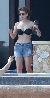 Kate Mara&#039;s Navel and tummy (perfect body) #94237139