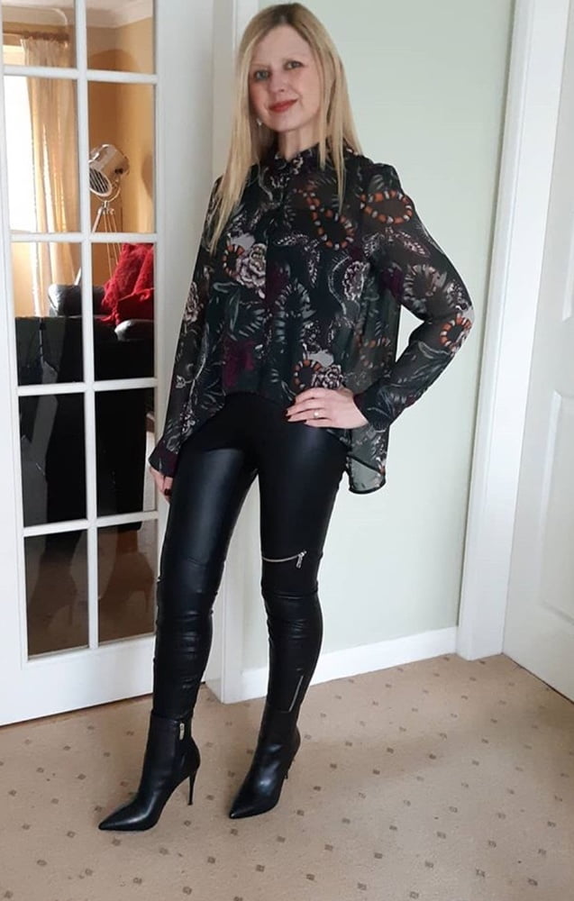 Insta milfs & gilfs tragen leder
 #102367226