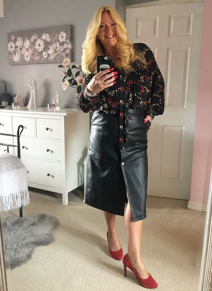 Insta milfs & gilfs tragen leder
 #102367247