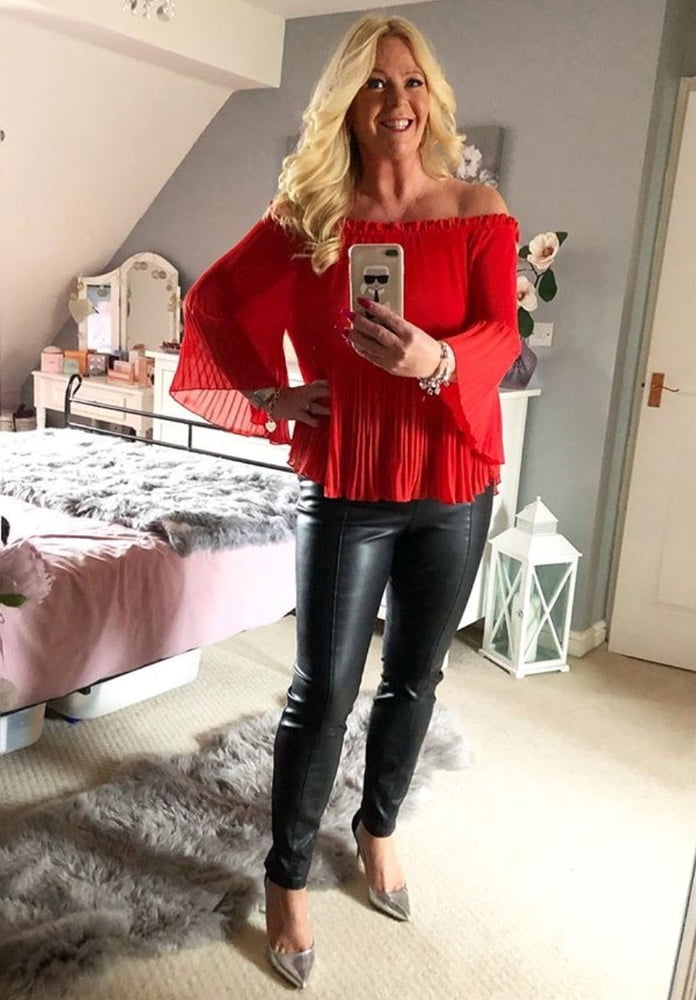 Insta milfs & gilfs tragen leder
 #102367253