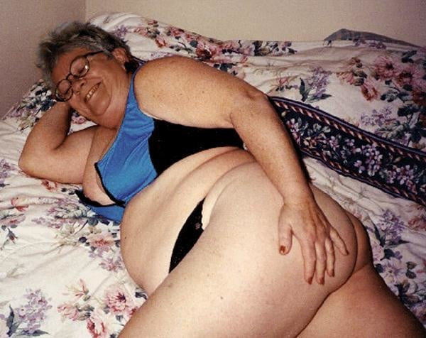 淫乱おばあちゃん
 #99794918