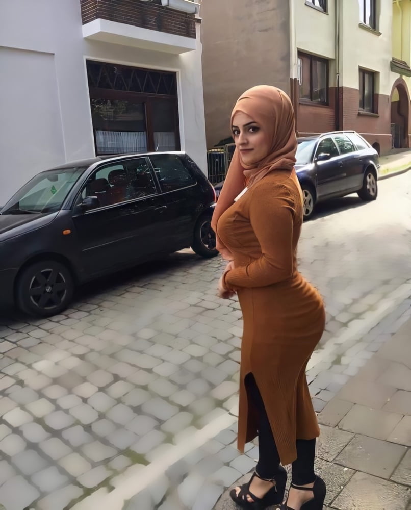 Hijab novia culo grande
 #79918757