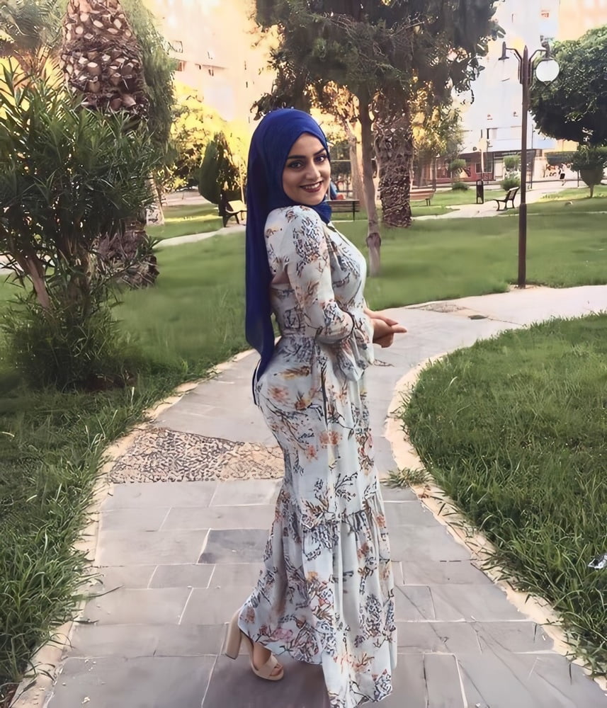 Hijab novia culo grande
 #79918760