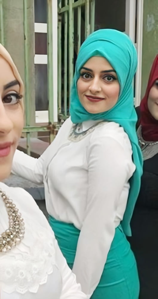 Hijab ragazza grande culo
 #79918763