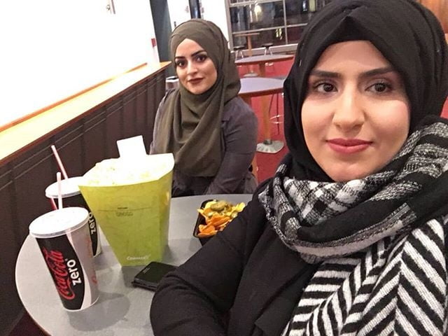Hijab ragazza grande culo
 #79918769