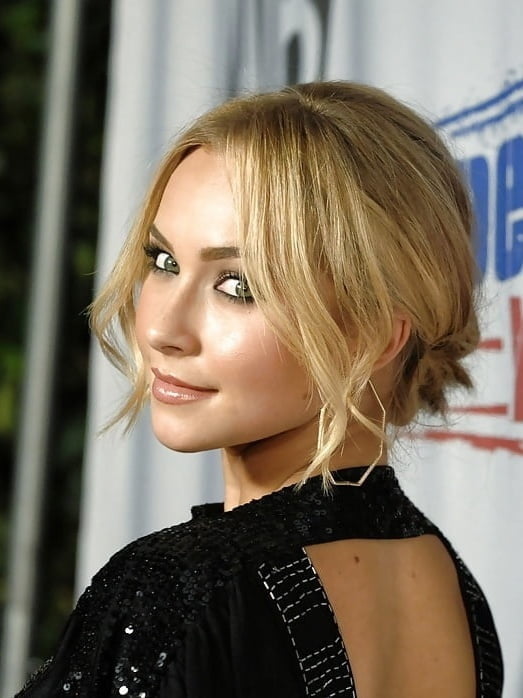 HAYDEN PANETTIERE  A TRUE  CELEBEAUTY #103315106