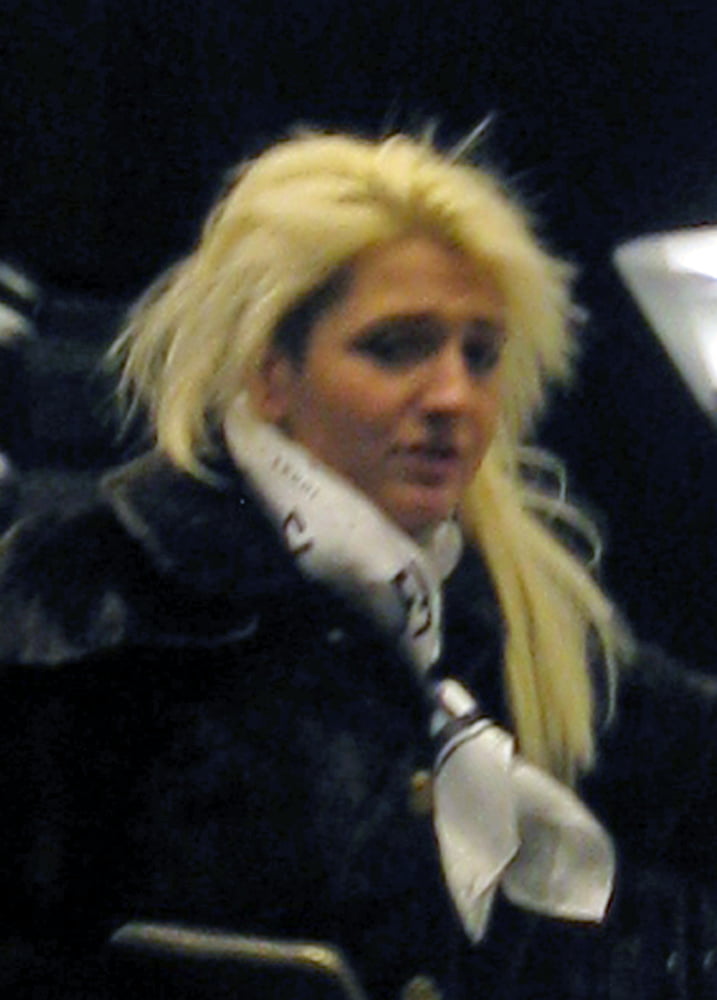 Buena amiga
 #94173214