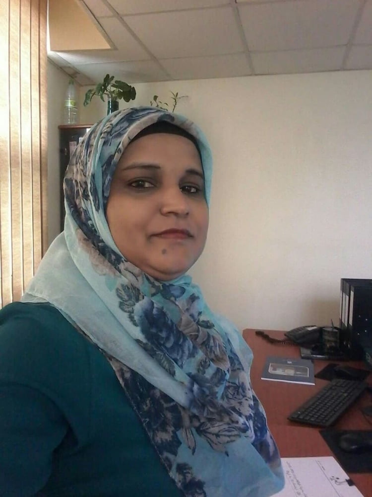 Indo paki muslim reifen Hijab Schlampe Hure zeigt ihre großen Titten
 #81705820