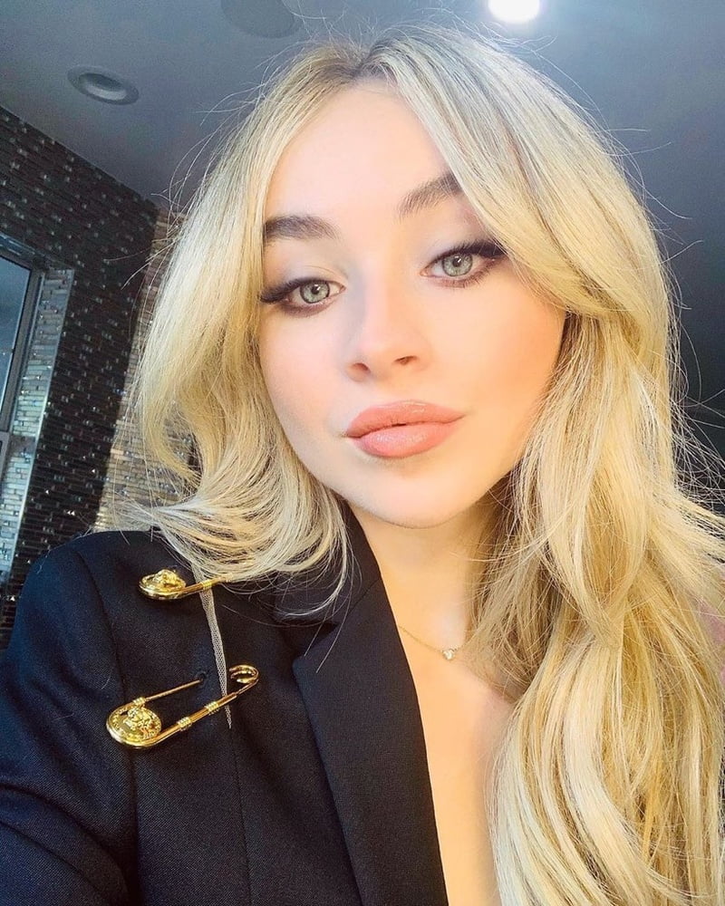 Sabrina Carpenter hot #102000304